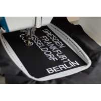 PFAFF creative expect 350 mit Stickaggregat