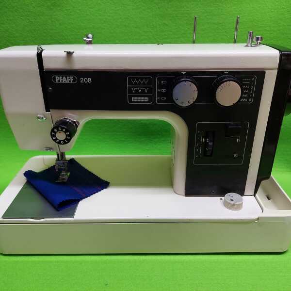 PFAFF Flachbettnähmaschine 208 gebr.