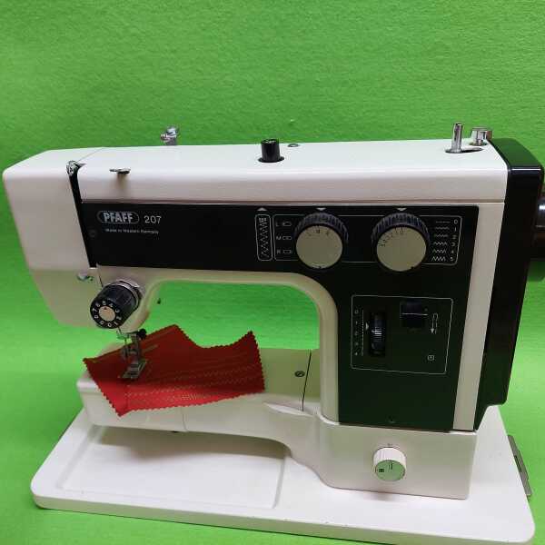 PFAFF Freiarmnähmaschine 207 gebr.